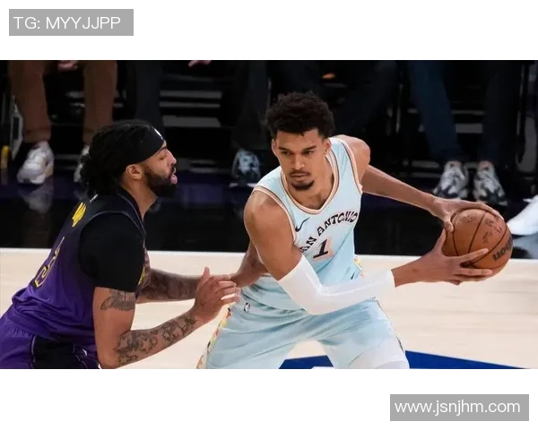 湖人大战快船前，JJ·雷迪克透露球队伤病最新情况